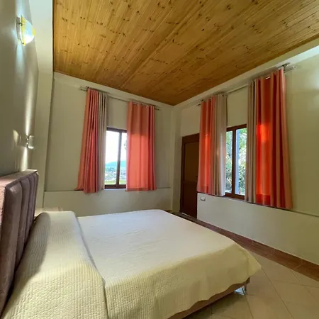 Harmonia ゲストハウス Vlorë